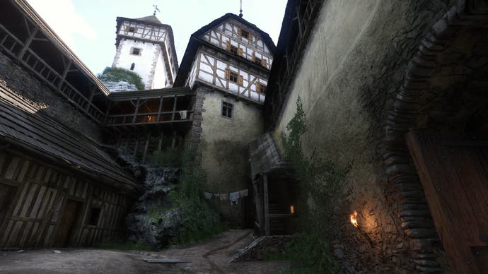 Kingdom Come Deliverance 2: indirect lighting in a courtyard